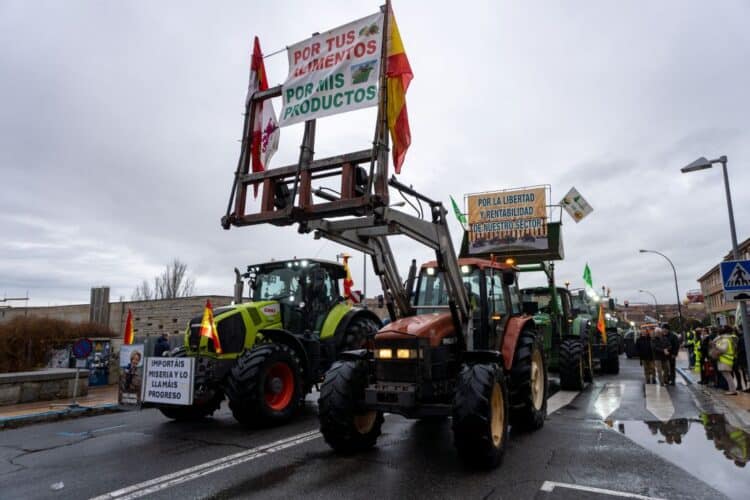 Tractorada en Segovia en protesta por el Mercosur. / Héctor Criado