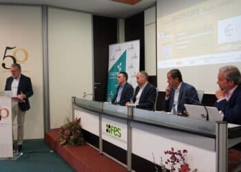 El presidente de la FES, Andrés Ortega y los cuatro ponentes durante la jornada. /ALEJANDRA SERNA