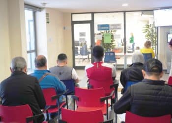 Solicitudes de empadronamiento en el Centro Cívico de San José, en Segovia, en el inicio del proceso. Alejandra Serna