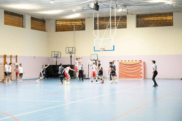 Imagen de un encuentro jugado por el Dibaq CD Base./ JUAN LUIS MISIS