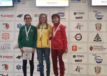 Sonia de la Calle posa en el podio durante la cita en Polonia./CAJ BLUME