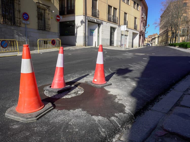 Asfaltado de la calle San Agustín. / HÉCTOR CRIADO