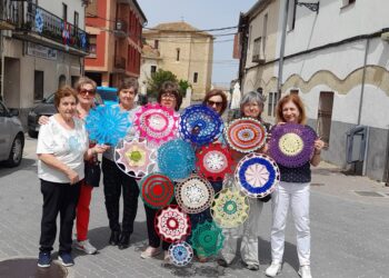 Adornos elaborados por el Club de Ganchillo / LOURDES MATARRANZ