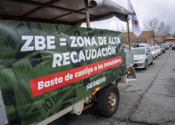 Caravana organizada por Vox en febrero contra la ZBE. / HÉCTOR CRIADO