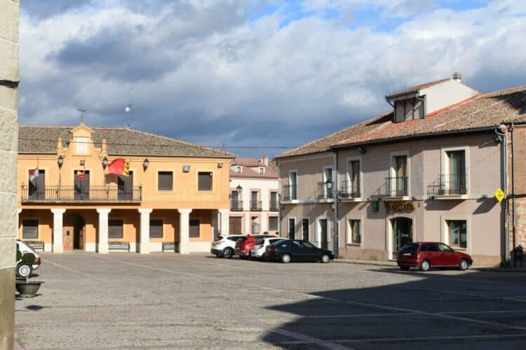 Plaza de Fuentepelayo.