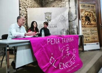 Francisco Salamanca, Vanesa Santos y Pablo Atienza, en las Jornadas Taurinas de Cuéllar. / PEÑA TAURINA 'EL ENCIERRO'