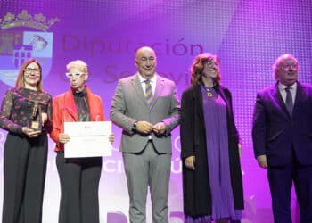 Cristina Sanz, Mar Martínez y Miguel Ángel de Vicente, en la entrega del galardón del Premio Fundos. / DIPUTACIÓN