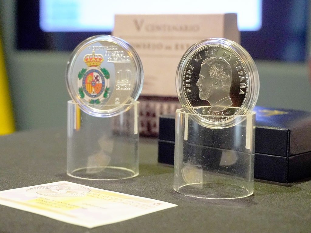 Moneda conmemorativa del V Centenario del Consejo de Estado. / Héctor Criado