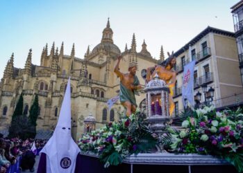 La Procesión de los Pasos, acto central de la Semana Santa segoviana. /Héctor Criado