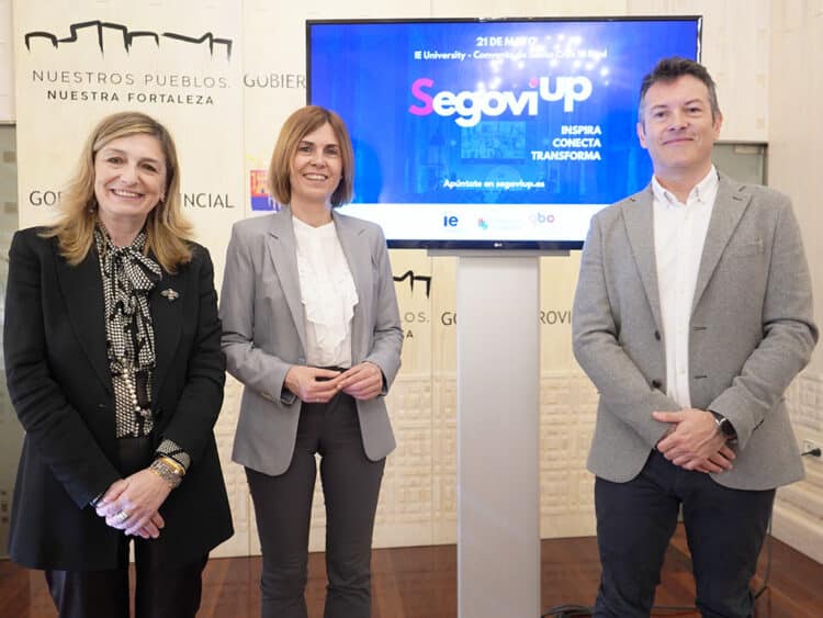 Luisa Barón, Magdalena Rodríguez y Miguel Ángel Reyes. / DIPUTACIÓN