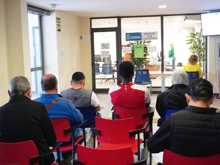 Tramitaciones en el Centro Cultural de San José. / ALEJANDRA SERNA