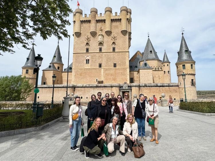 Alumnos de la Universidad Pécs (Hungría) visitan el Alcázar de Segovia dentro del programa 'Pannónia'. / REAL ALCÁZAR DE SEGOVIA