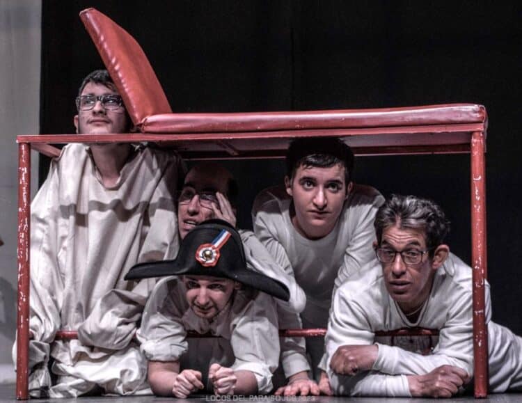 La identidad artística de Paladio Arte se basa en la honestidad escénica. Su propuesta apuesta por la emoción real y la presencia auténtica, generando un teatro directo y profundamente humano. PALADIO ARTE