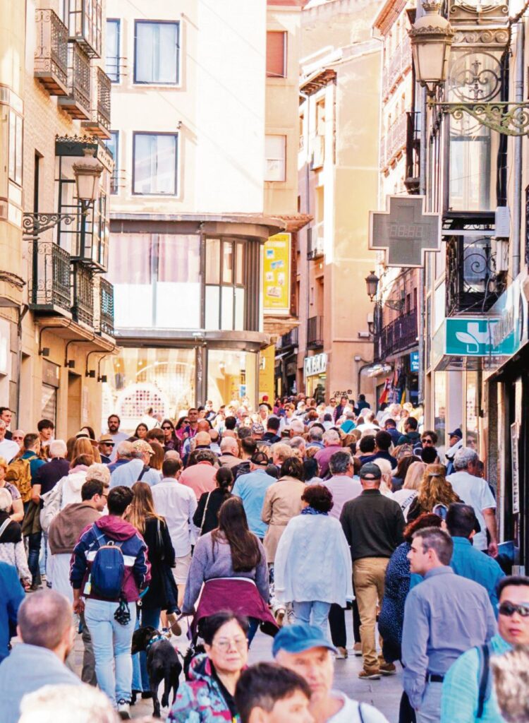 Turistas en la Calle Real. Foto: Héctor Criado.