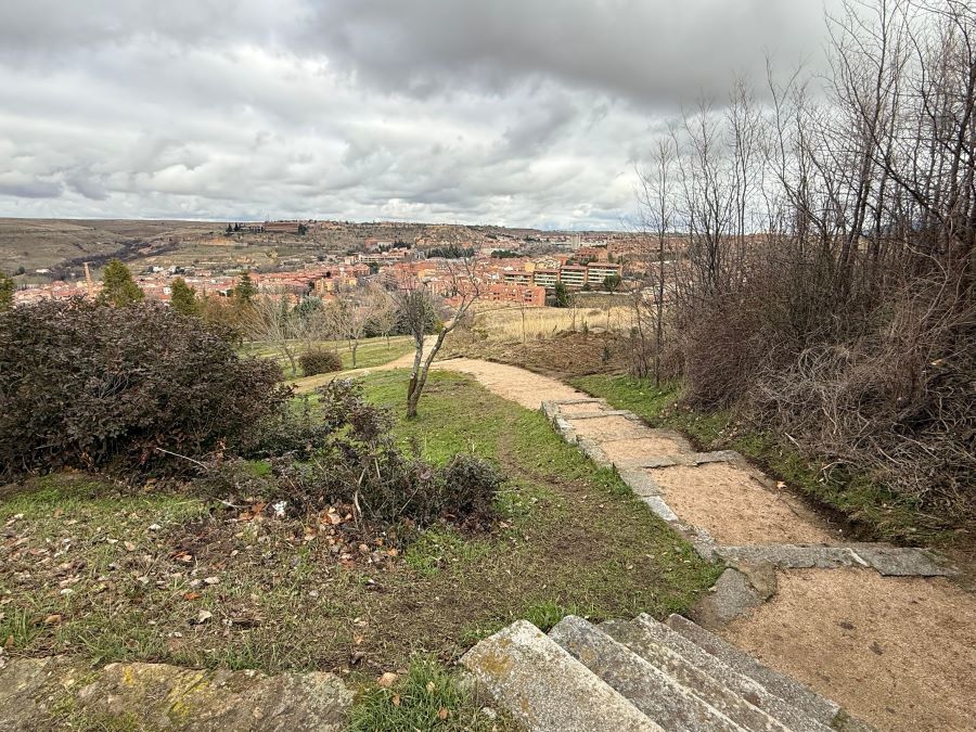 Proyecto de biodiversidad entre el cementerio y el Camino de la Presa, ya finalizado.