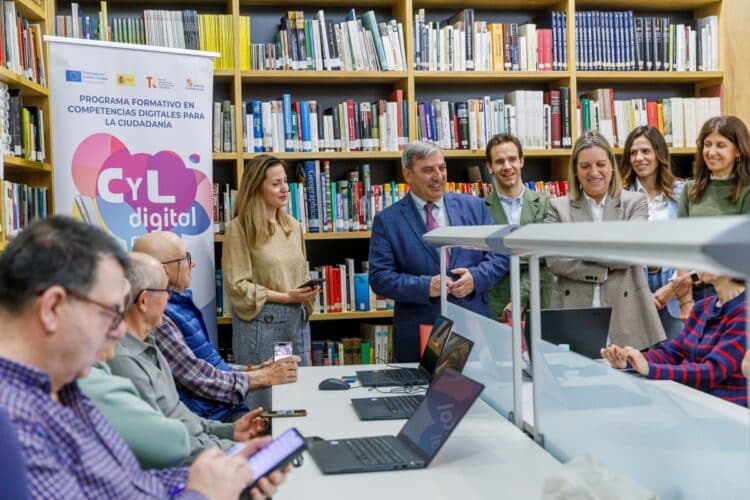 Visita al Centro Rural Asociado de Carbonero el Mayor / NACHO VALVERDE - ICAL