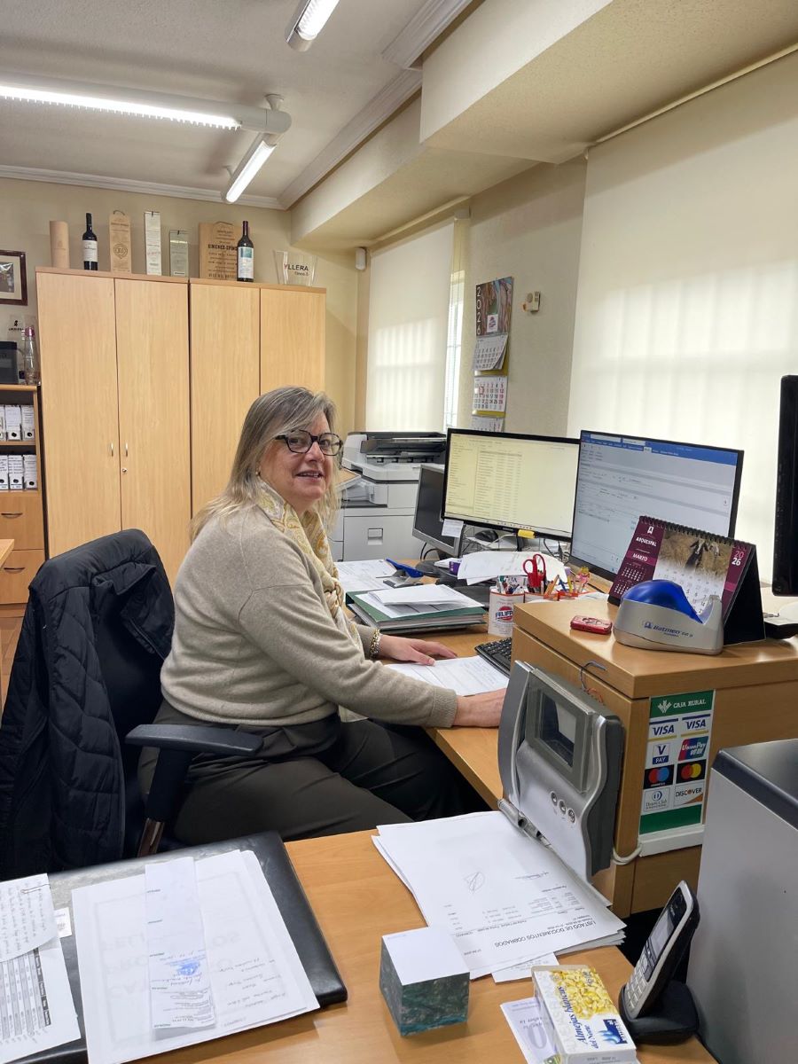 Llorente en las oficinas de Felifru Distribuciones en el polígono de Hontoria.