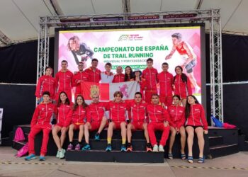 El equipo de Castilla y León durante la presentación del Nacional./FETACYL