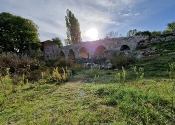 Inmediaciones del puente El Naranjo / ASOCIACIÓN DE AMIGOS DEL PATRIMONIO NATU-RAL, HISTÓRICO Y CULTURAL DE MARTÍN MUÑOZ DE LAS POSADAS
