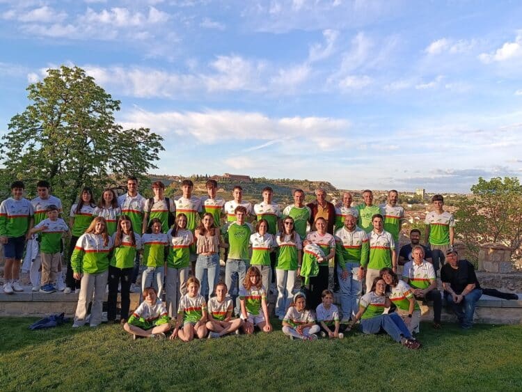 La delegación del club segoviano durante la celebración de su décimo aniversario. /T. LACERTA