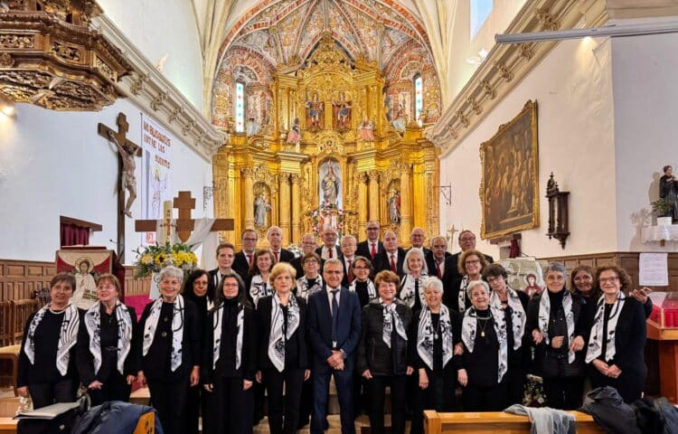 Concierto de la coral polifónica ‘Amadeus’ en la iglesia parroquial / LOURDES MATARRANZ