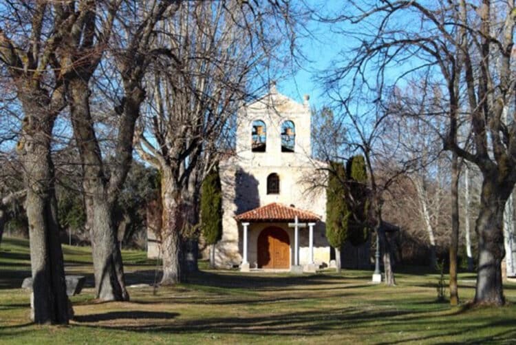 Ermita de la Virgen de la Adrada.