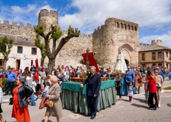 Procesión de la Santa Cruz en Coca en ediciones pasadas / E.A.