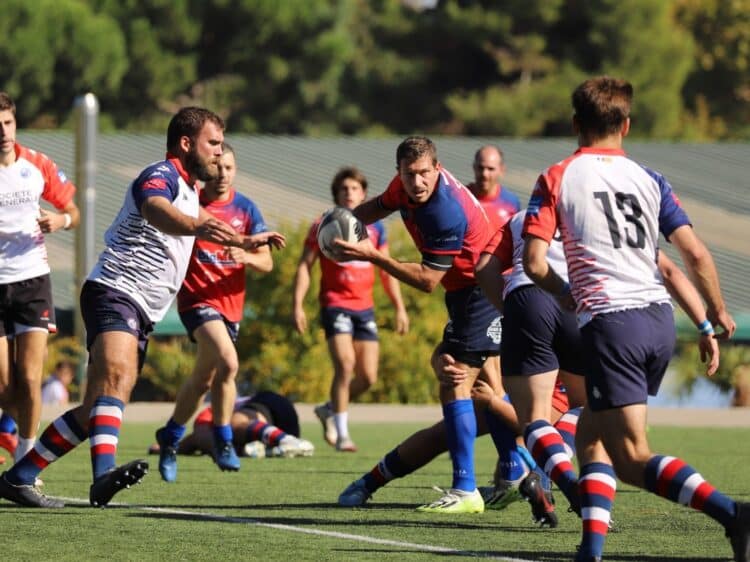 Un instante del encuentro en las pistas Antonio Prieto entre el equipo segoviano y el Hortaleza. /RAC LOBOS