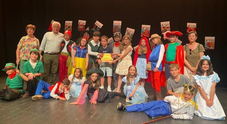 Vista de los integrantes del grupo teatral / JUAN CRUZ SERRANO