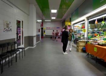 El mercado presentaba mejor aspecto este sábado. / Héctor Criado