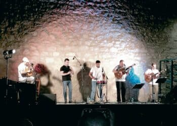 El grupo segoviano “Pa Jota la Mía” durante una actuación.