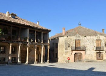 Plaza Mayor de Pedraza en una fotografía de archivo / E.A.
