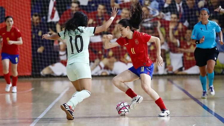 Claudia Garrido en un instante del amistoso entre España y Portugal./RFEF