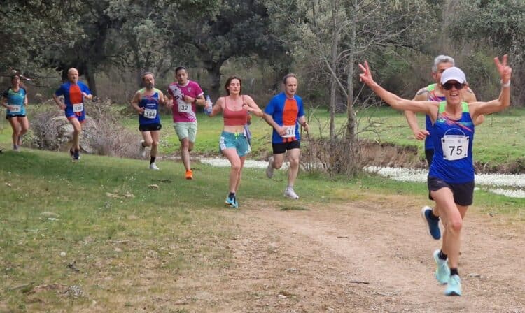 Varios corredores durante la prueba celebrada en Torreiglesias./PEDESTRES SEGOVIA