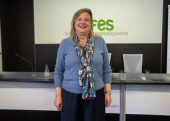 María Llorente Bonilla en la sede de la FES donde fue homenajeada como mujer pionera en el sector empresarial.