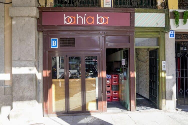 El bar ‘Bahía’ cerró en marzo tras casi once años de actividad. / HÉCTOR CRIADO
