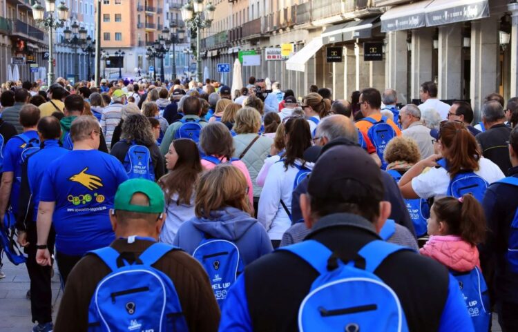 Los segovianos responden cada año a la marcha anual, organizada por APADEFIM, integrada en FUNDACIÓN PERSONAS, que promueve la inclusión de personas con discapacidad intelectual. / FOTOS APADEFIM