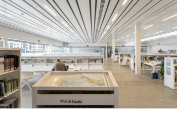 Interior de la Biblioteca Pública de Segovia, un edificio con mejoras en su funcionalidad, diseño y tecnología. / BIBLIOTECA PÚBLICA DE SEGOVIA