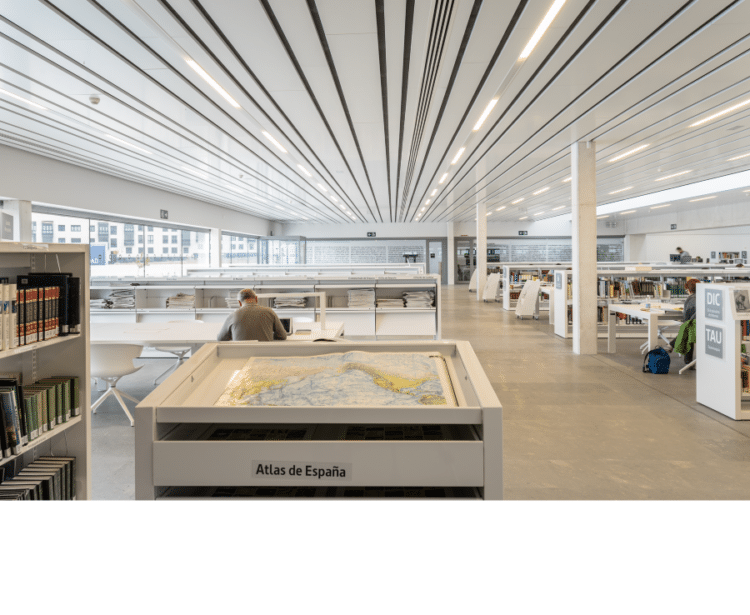 Interior de la Biblioteca Pública de Segovia, un edificio con mejoras en su funcionalidad, diseño y tecnología. / BIBLIOTECA PÚBLICA DE SEGOVIA