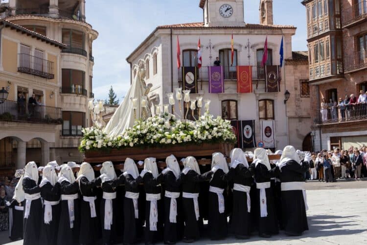 Procesión del Domingo de Resurrección en Cuéllar / MALENA GONZÁLEZ