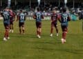 Los jugadores de la Segoviana saltan al campo en uno de los encuentros jugados en el campo de La Albuera./ JUAN MARTÍN-G. SEGOVIANA