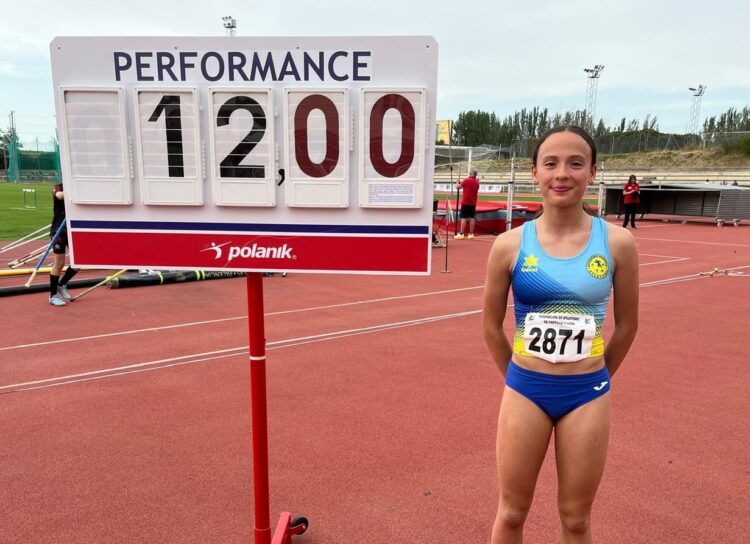 Cuatro oros para Noa de Miguel en Autonómico sub 16 de atletismo 1 La velocista segoviana del Spórting, junto a la marca de 12.00, nuevo récord autonómico de los 100 metros./ FEDERACIÓN