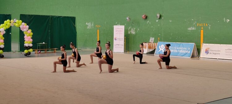 Un momento de la exhibición de gimnasia rítmica./ DIPUTACIÓN