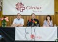 De izquierda a derecha, Ángel Anaya, director de Cáritas, el obispo de Segovia, Jesús Vidal, y la coordinadora general de Cáritas, Belén Palomar./ ICAL