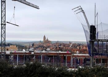Obras de construcción de viviendas en la ciudad de Segovia./ MARIO ANTÓN