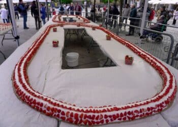 Brazo de gitano infinito en la plaza Mayor./ HÉCTOR CRIADO