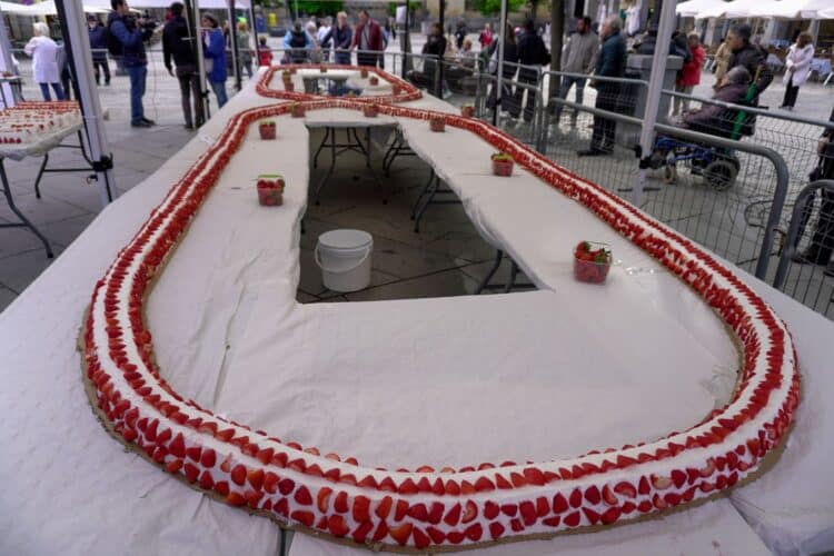 Brazo de gitano infinito en la plaza Mayor./ HÉCTOR CRIADO