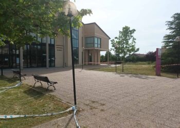 Instalaciones del Conservatorio, con los jardines cerrados. / J.M.
