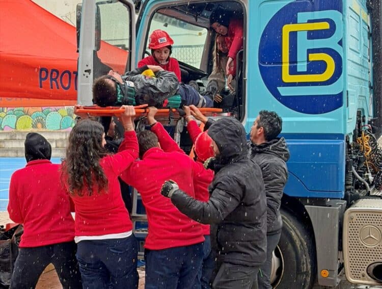 Un momento del simulacro llevado a cabo en Torrecaballeros./ JCYL