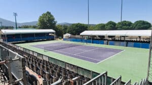 Parajes rodeados por grandes bosques 3 Destacan las pistas de tenis de La Estación de El Espinar.